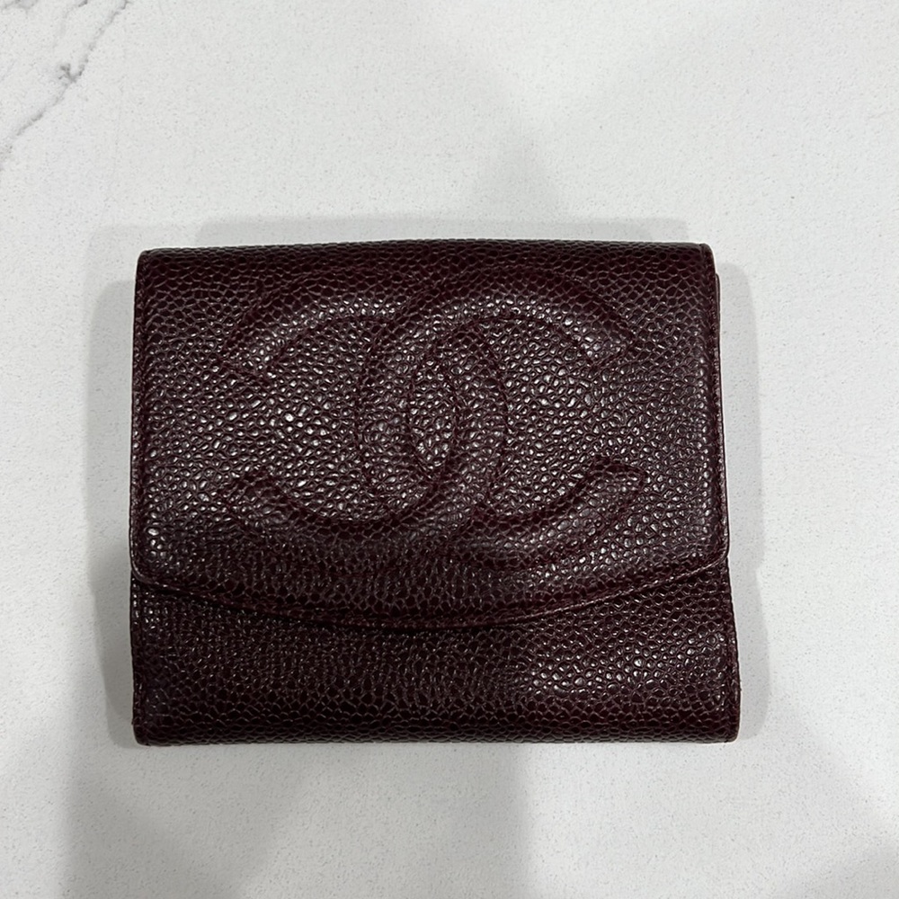 CHANEL Burgundy Caviar Leather CC Logo Coin Purse Compact